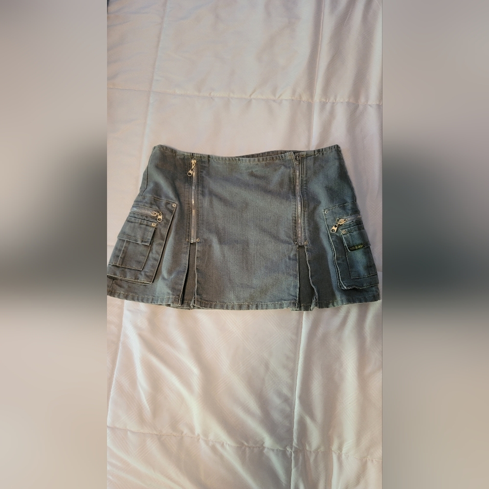 Vintage Y2K style Billabong Jean skirt. Size 9. Light blue grey color.